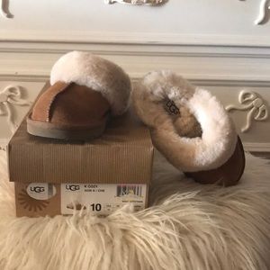UGG girl’s slippers